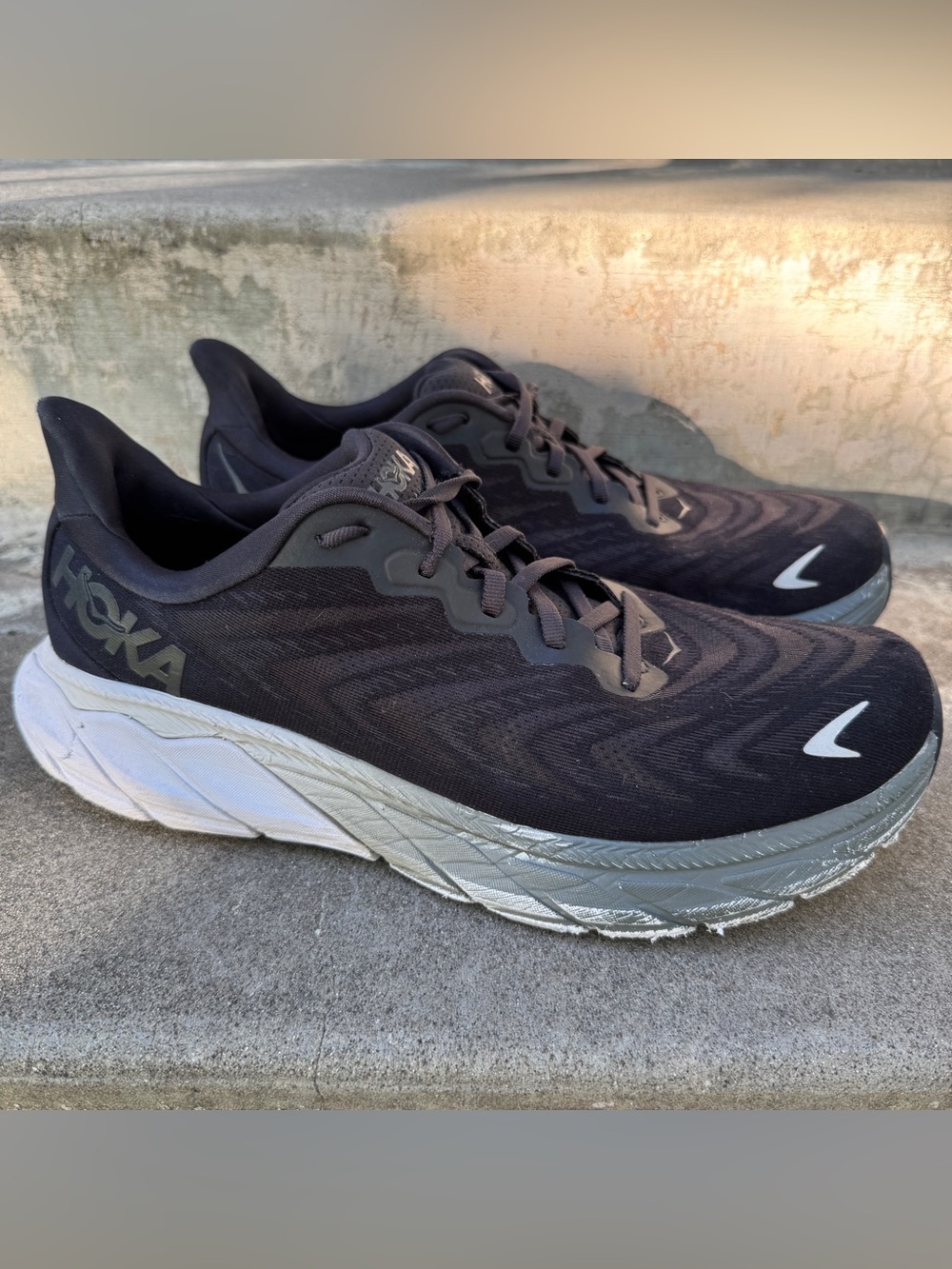 Hoka One One Arahi 6 Black White Mens Size 10 2E Wide Running Sneakers Shoes
